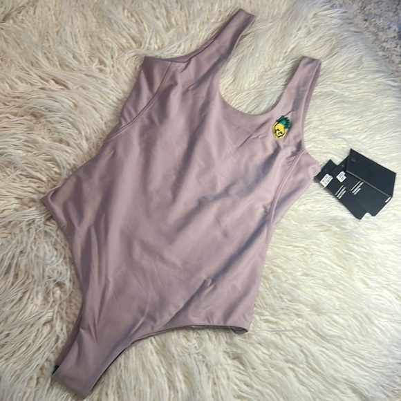 Hurley LILAC Quick Dry Pineapple One Piece Swimsuit ~ Light Purple ~ XS - Picture 1 of 14